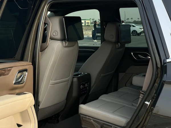  Black Chevrolet Tahoe Photo 
