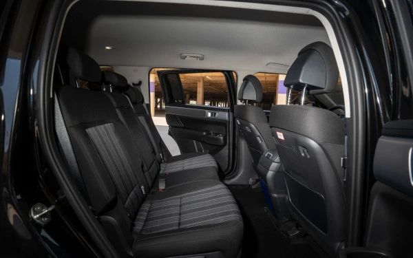  Black Hyundai Santa Fe Photo 