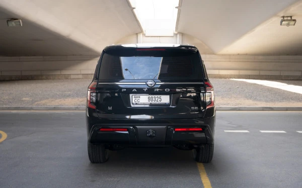  Black Nissan Patrol SE Photo 