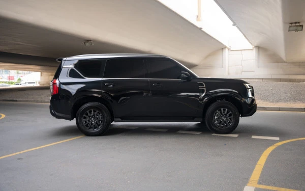  Black Nissan Patrol SE Photo 