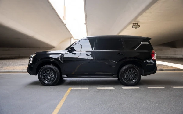  Black Nissan Patrol SE Photo 