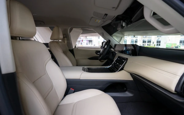  Black Nissan Patrol SE Photo 