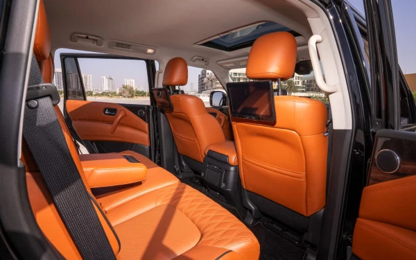  Black Nissan Patrol Platinum Photo 
