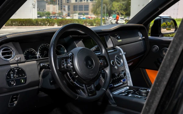  Black Rolls Royce Cullinan Photo 
