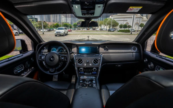 Black Rolls Royce Cullinan Photo 