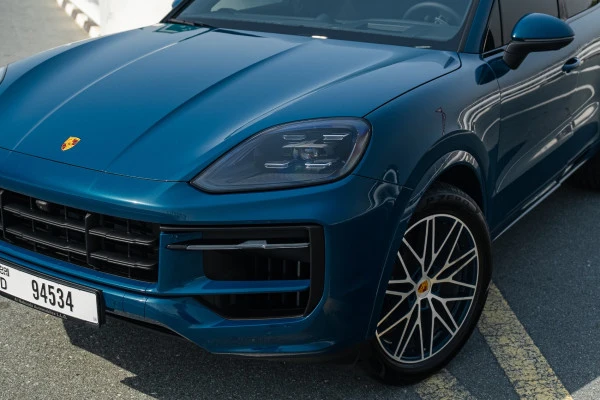  Grey Porsche Cayenne Photo 