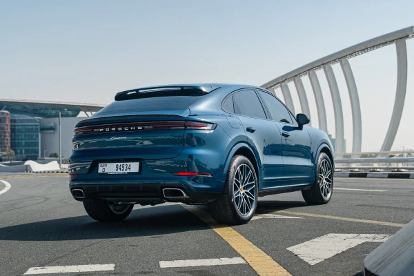  Grey Porsche Cayenne Photo 