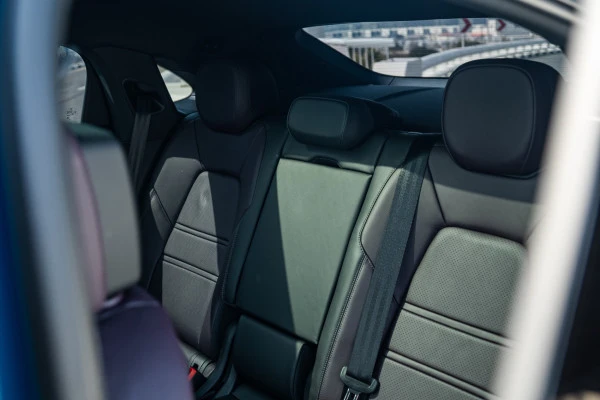  Grey Porsche Cayenne Photo 