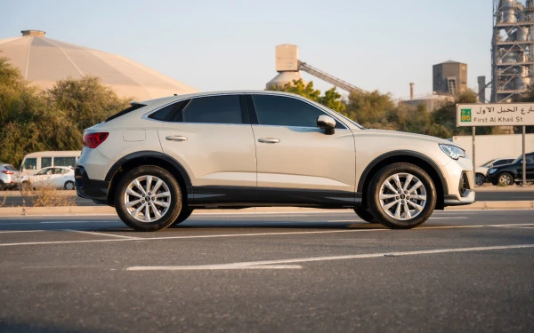  Silver Audi Q3 Sportback Photo 
