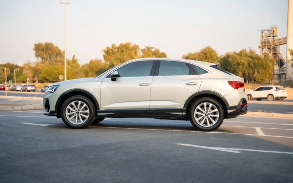  Silver Audi Q3 Sportback Photo 