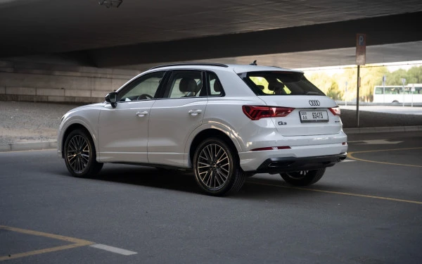  White Audi Q3 Photo 