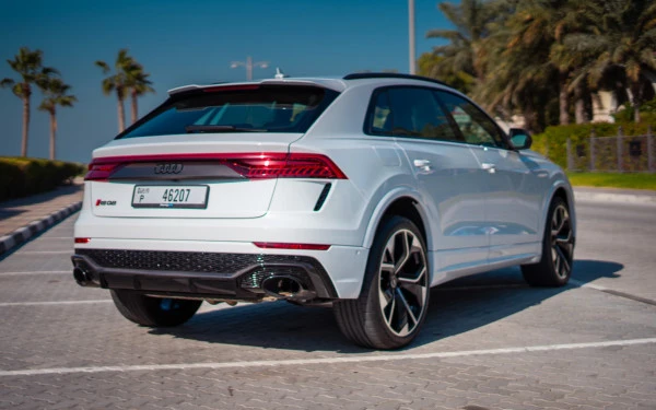  White Audi RSQ8 Photo 