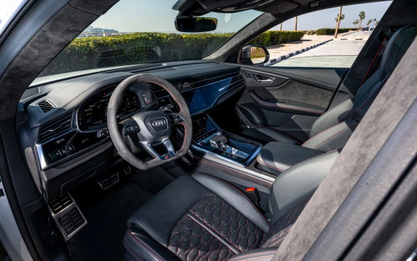  White Audi RSQ8 Photo 