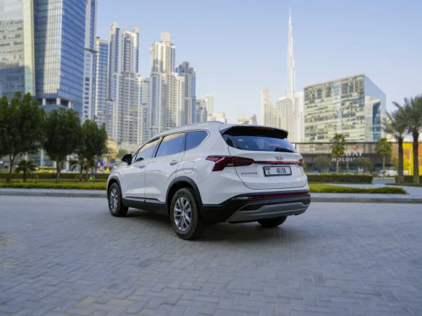  White Hyundai Santa Fe Photo 