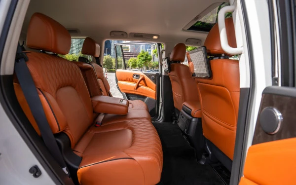  White Nissan Patrol Platinum V6 Photo 