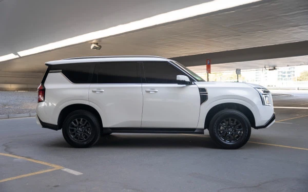  White Nissan Patrol SE Photo 