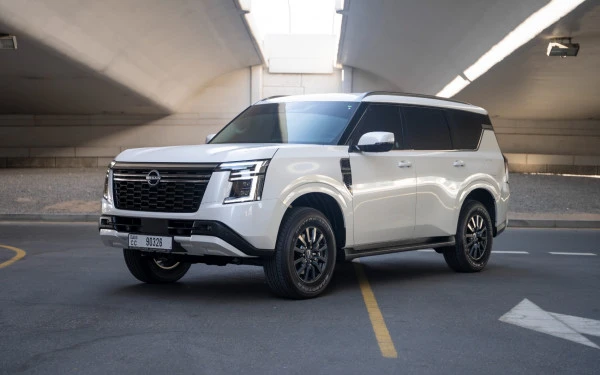  White Nissan Patrol SE Photo 