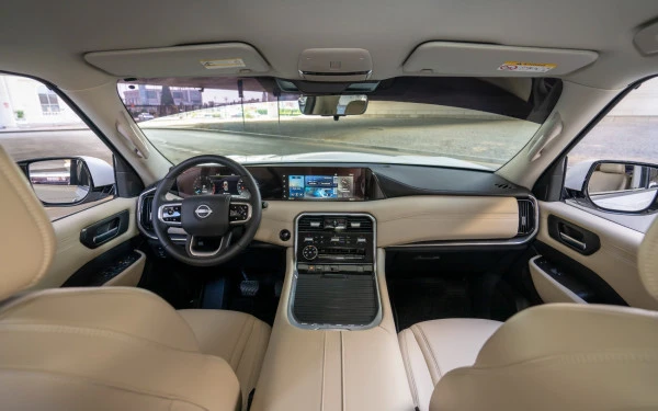  White Nissan Patrol SE Photo 